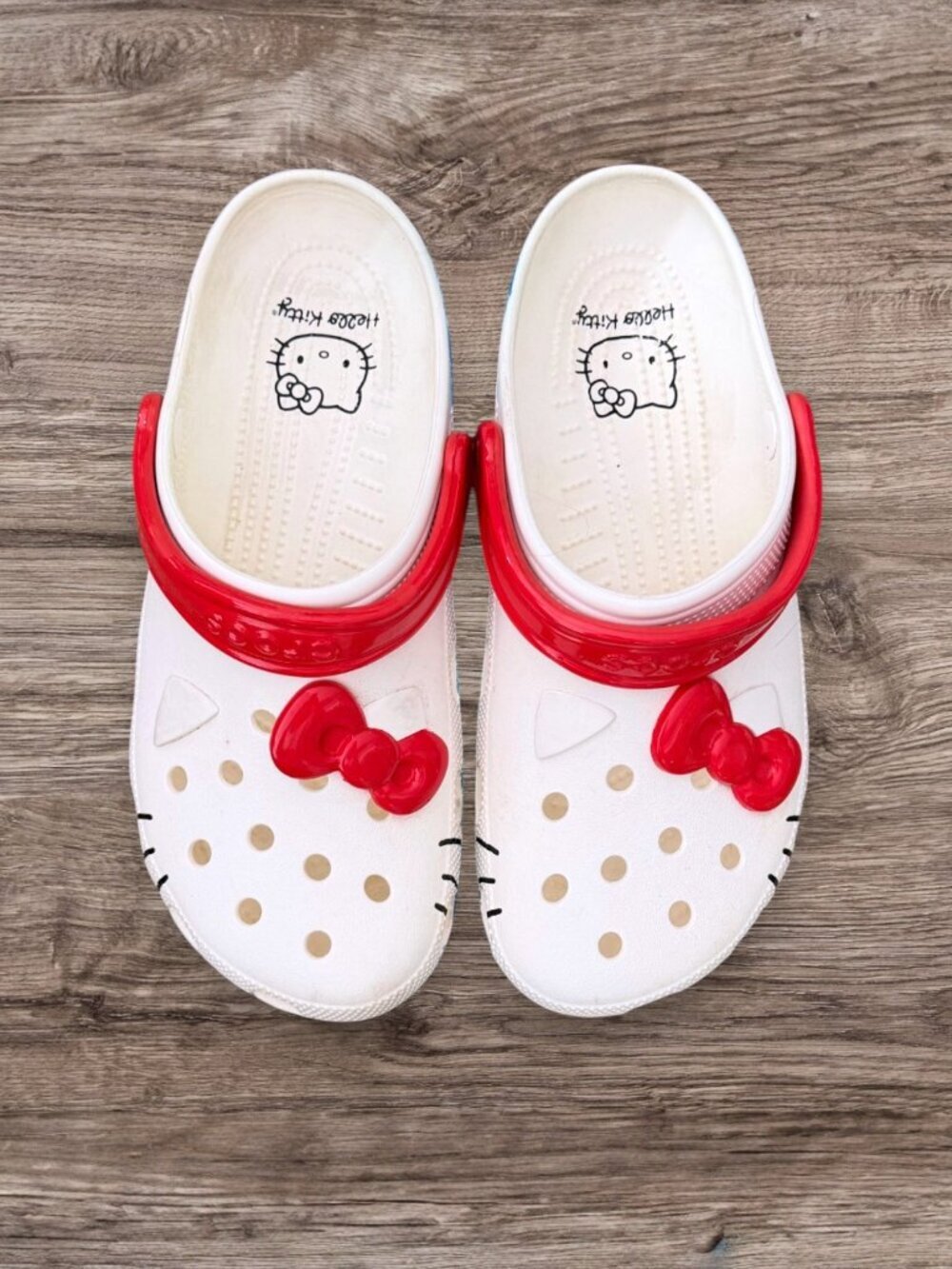 Crocs Hello Kitty Clogs M9 W11 White Blue Red Sanrio Slip On Shoes - Picture 3 of 5